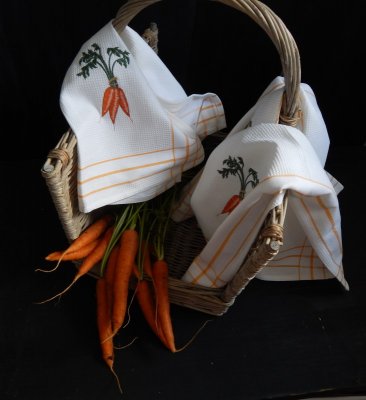 vit våfflad handduk för köket kökshandduk morötter lantlig stil svensk design