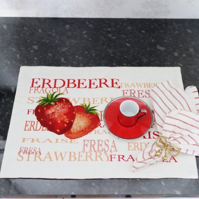 ljuvlig tygfodrad tablett med jordgubbsmotiv med svensk design